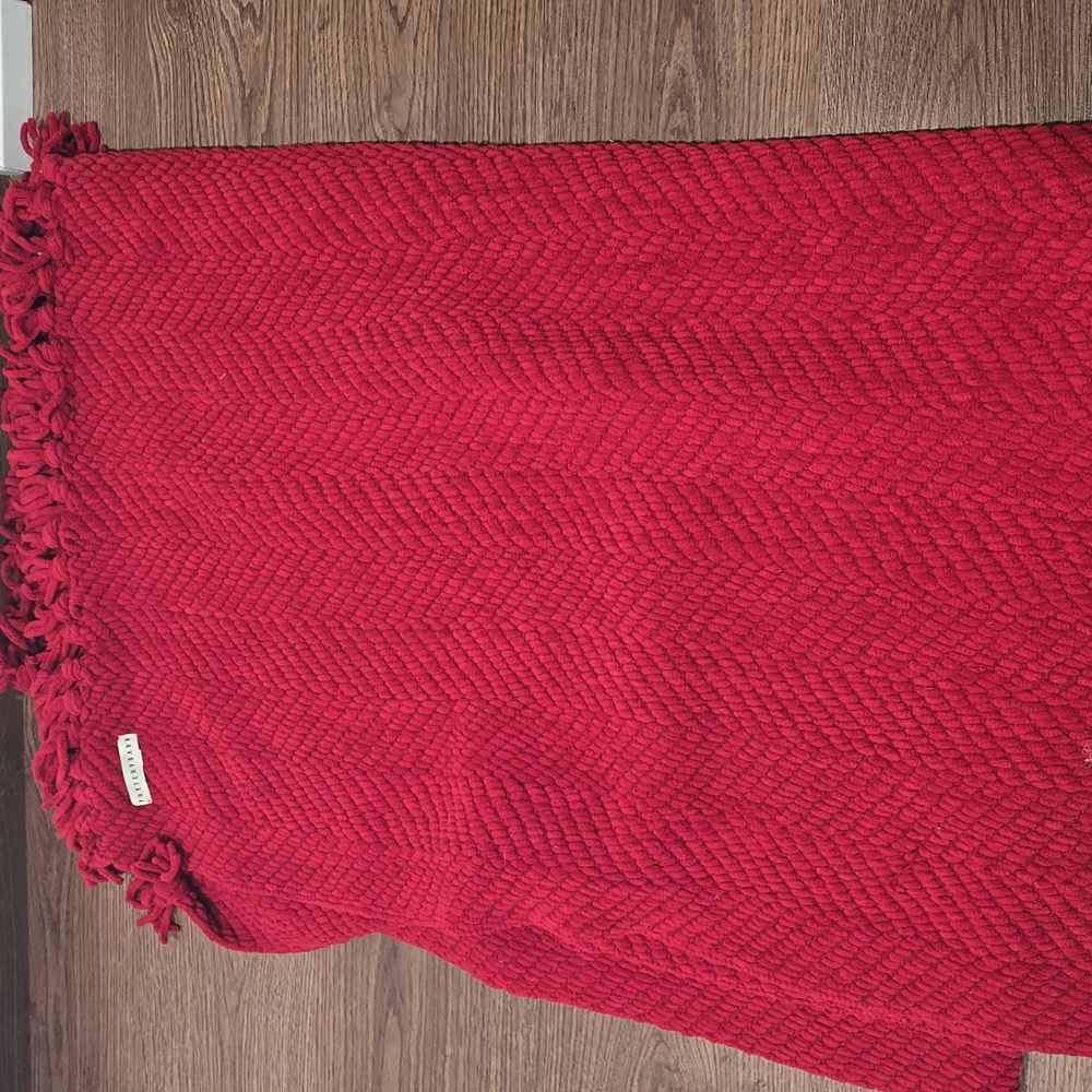 Pottery barn‎ red blanket